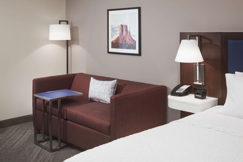 Hampton Inn Suites Phoenix Downtown 27/44