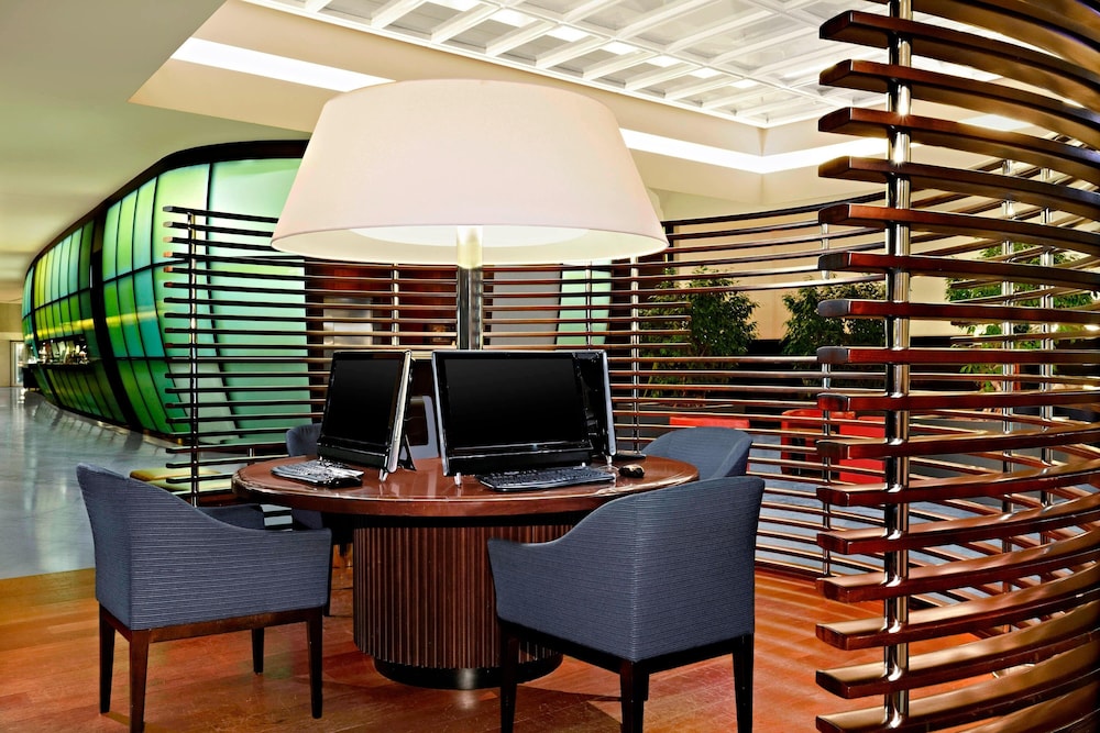 Sheraton Paris Charles de Gaulle Airport Hotel 32/33