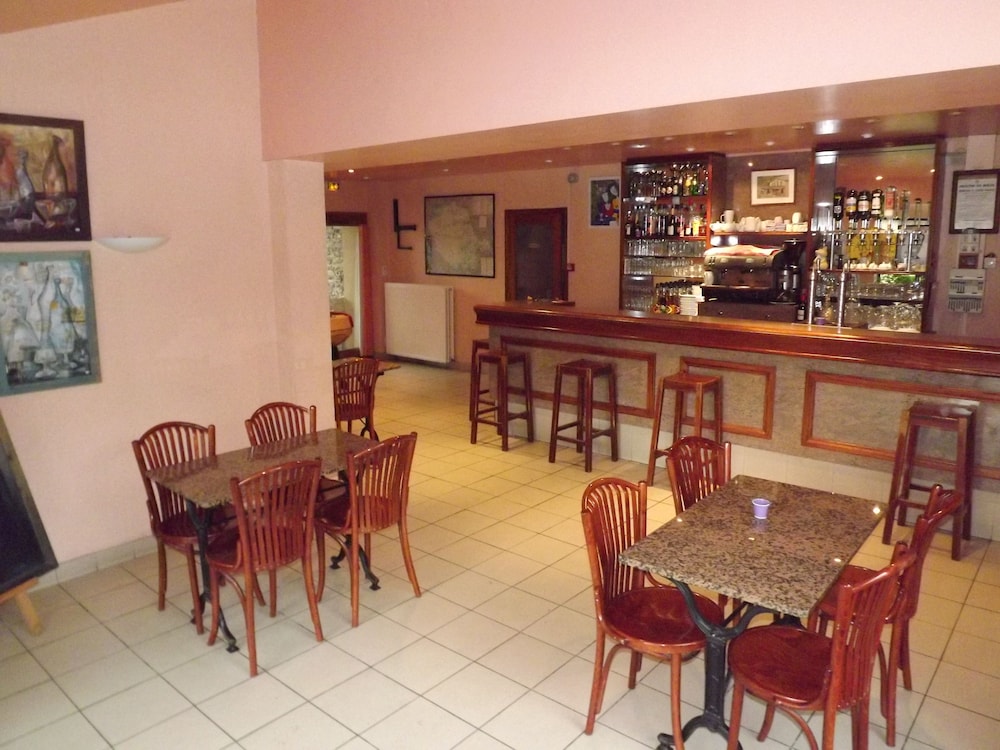 HOSTELLERIE DES LAURIERS 24/30