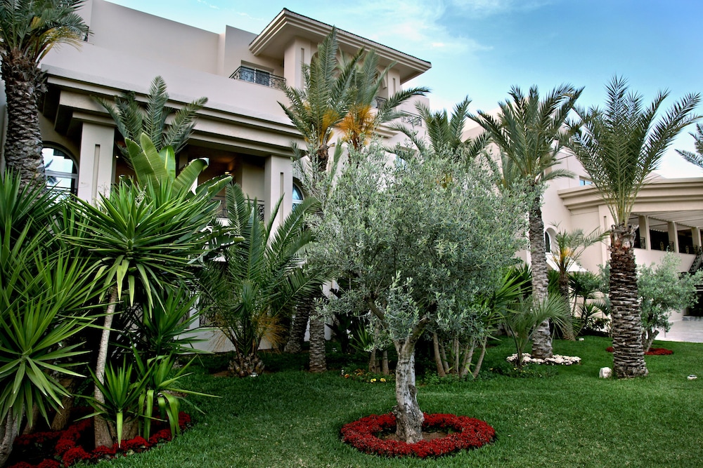 The Russelior Hotel & Spa 74/77