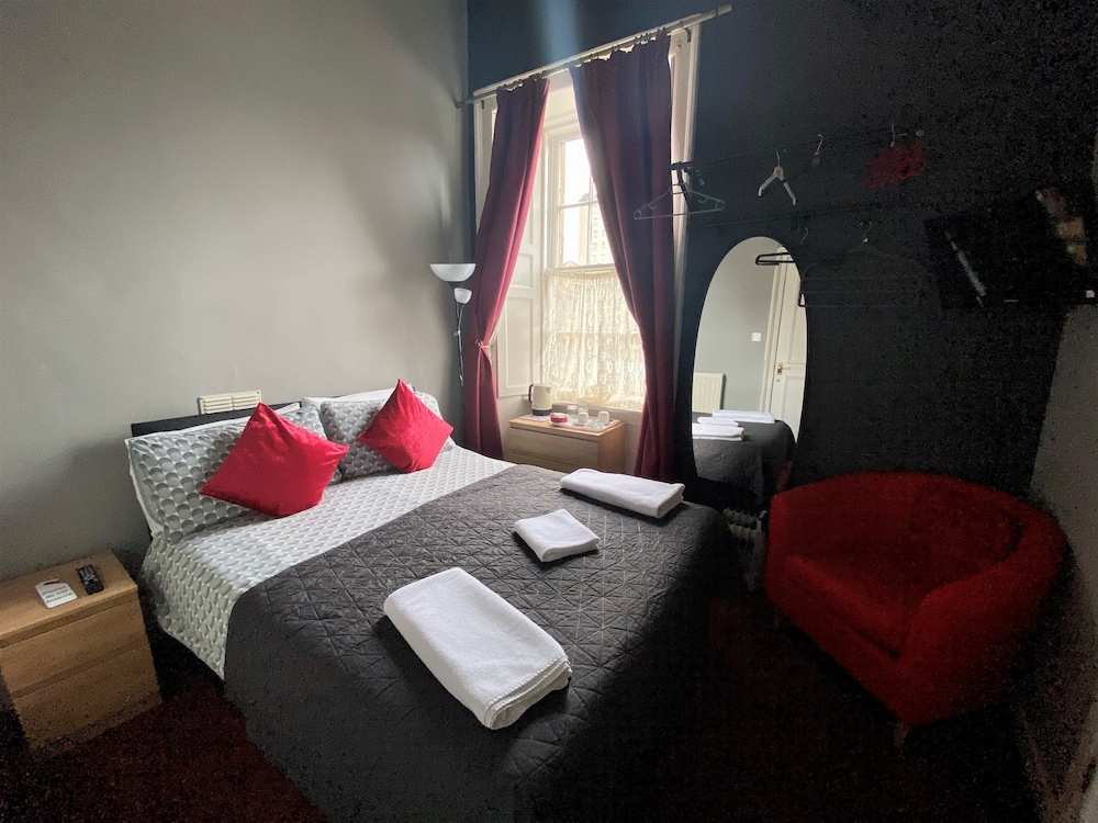 16 PILRIG GUEST HOUSE 6/60