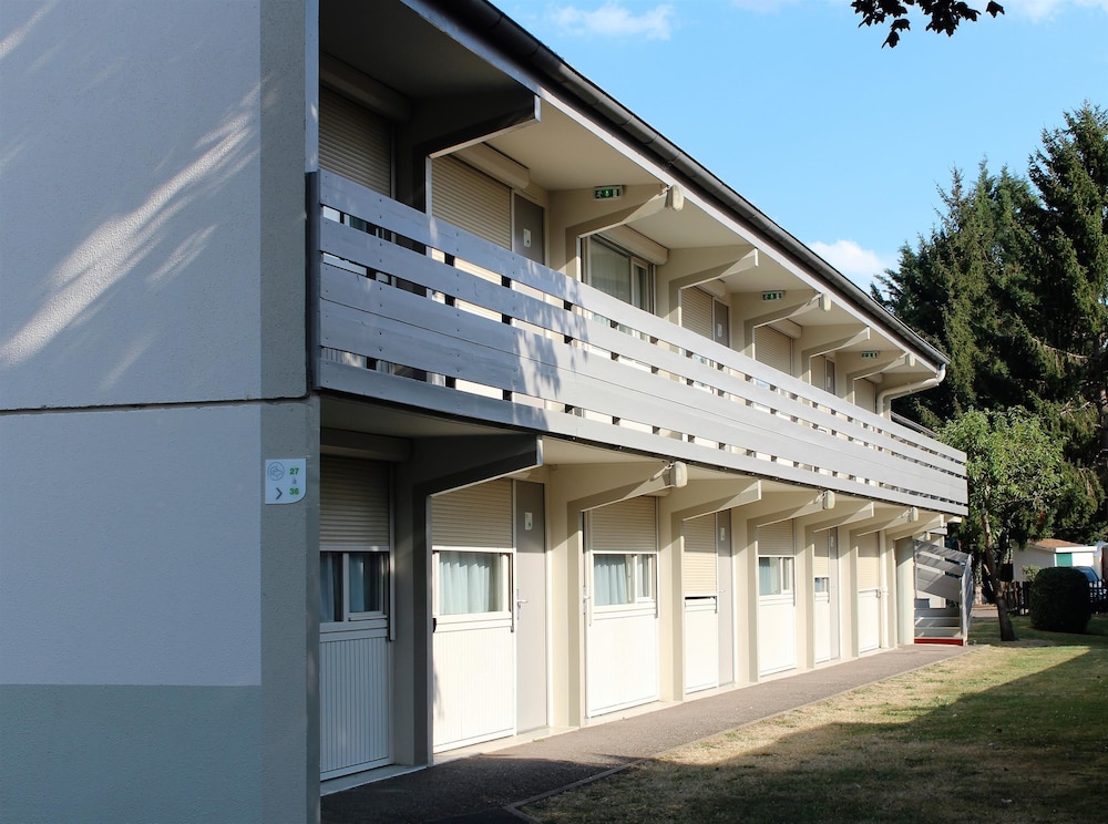 CAMPANILE VICHY - BELLERIVE SUR ALLIER 2/50