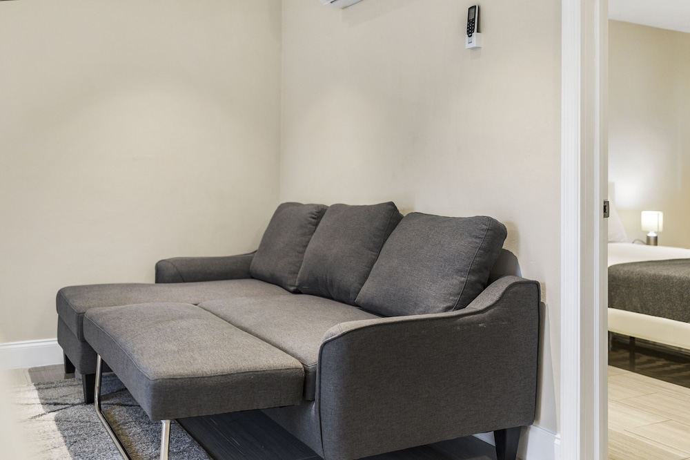 Alani Bay Deluxe Condos Fort Lauderdale 32/50