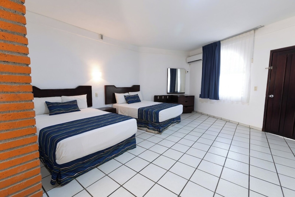 Room, 2 Double Beds, Pool Area