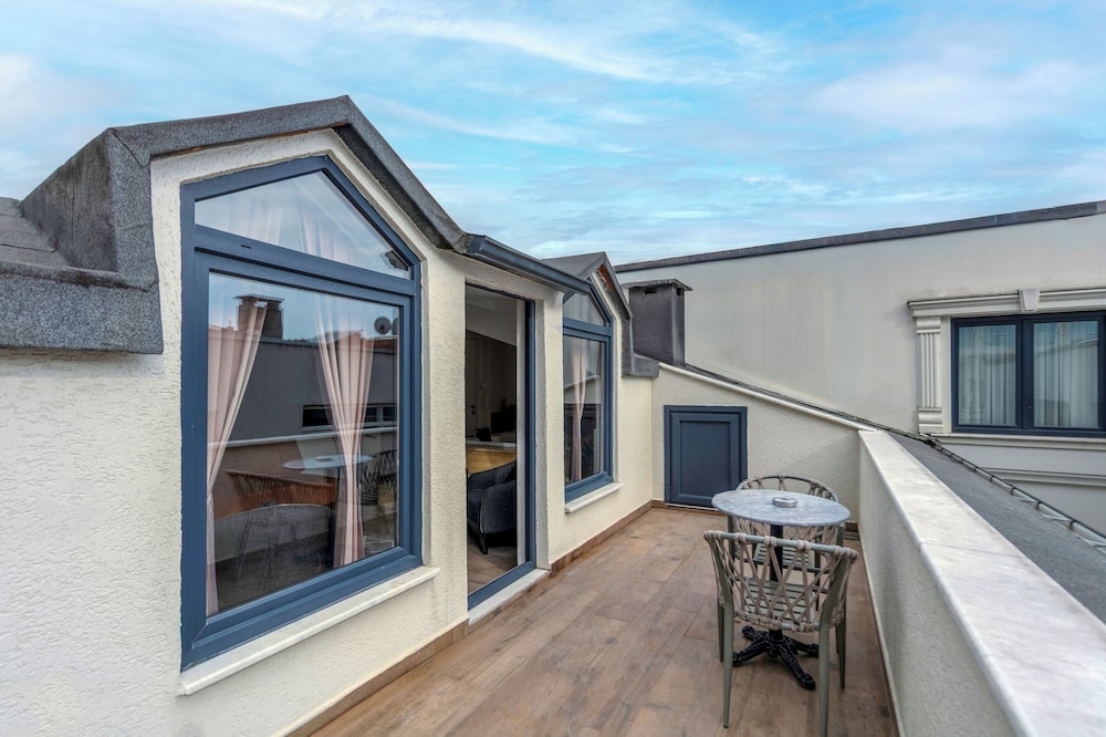 Etiz Residences 3/47