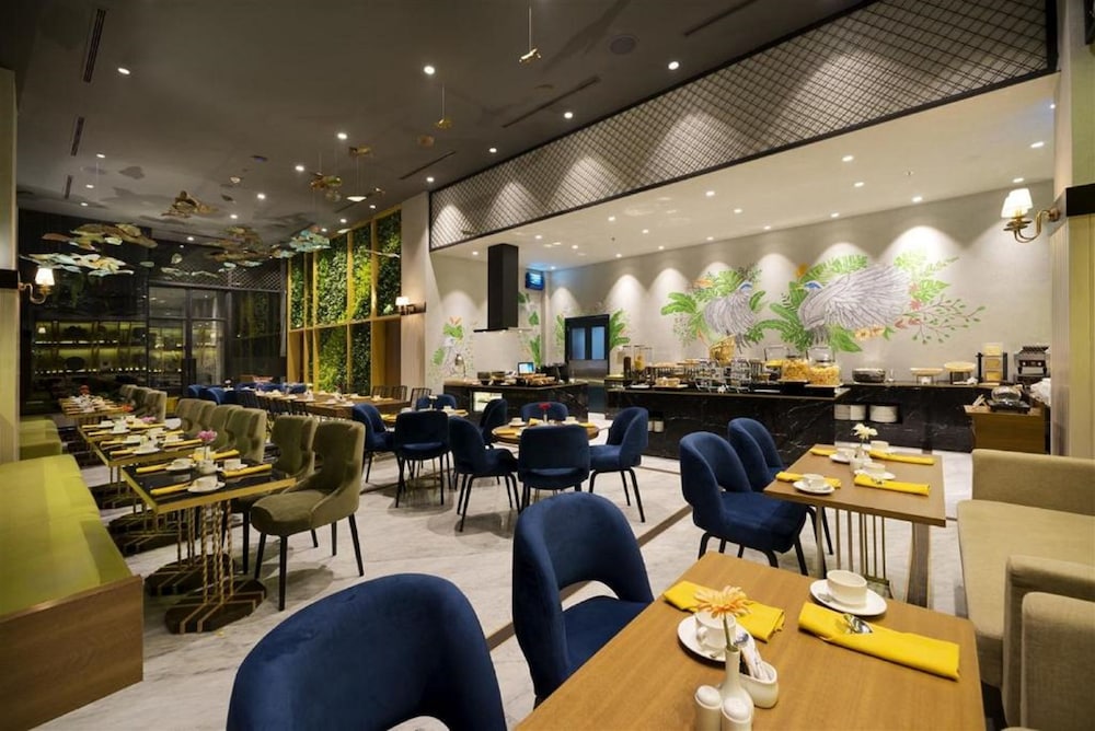 Aviary Bintaro 37/49