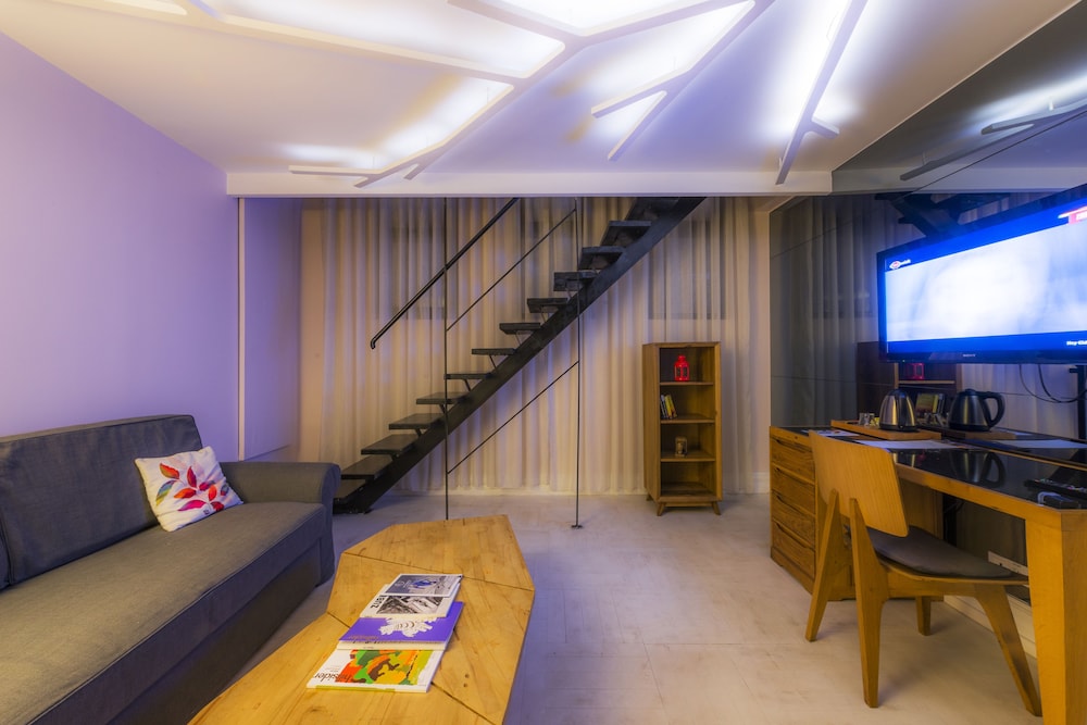 Khai Hotel Karakoy 49/60