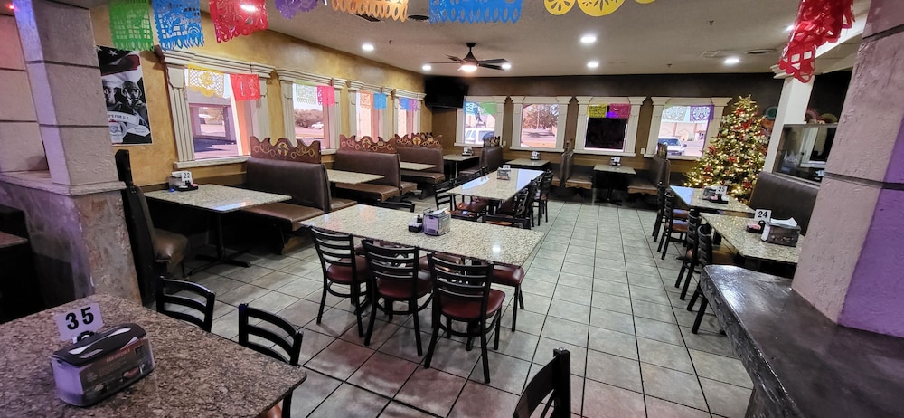 American Inn Cleburne 22/31