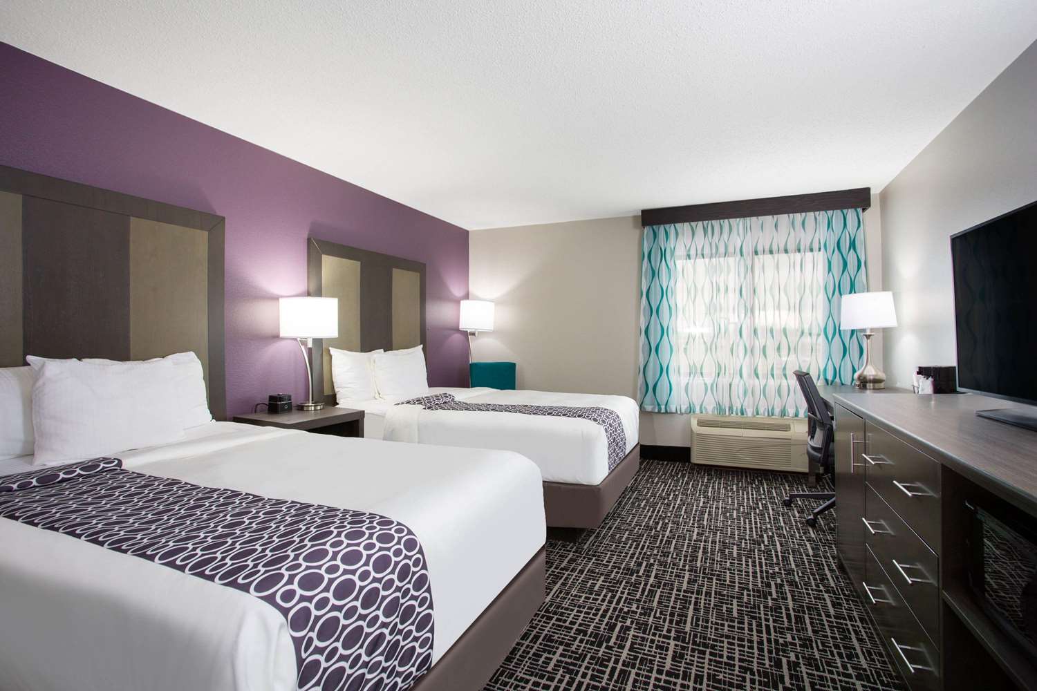 La Quinta Inn & Suites by Wyndham Roanoke Salem 25/58