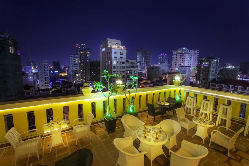 The Mou Hotel 7/41