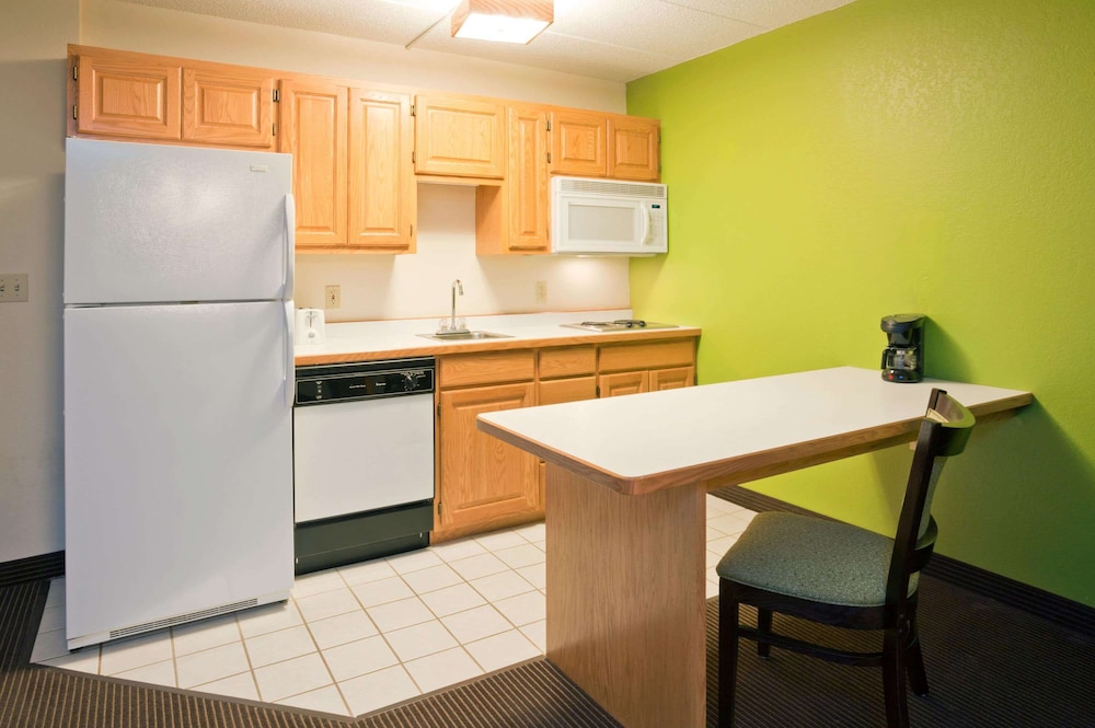 AmericInn by Wyndham Crookston U of M Crookston 25/32