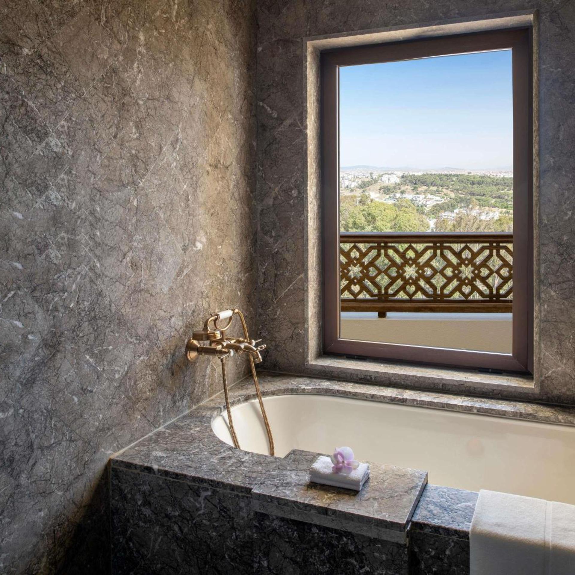 جناح جونيور بانورامي بإطلالة، Fairmont Tazi Palace Tangier 5/5