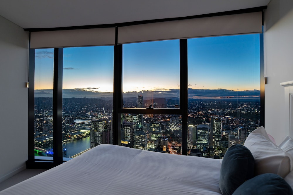 BRISBANE SKYTOWER 16/33