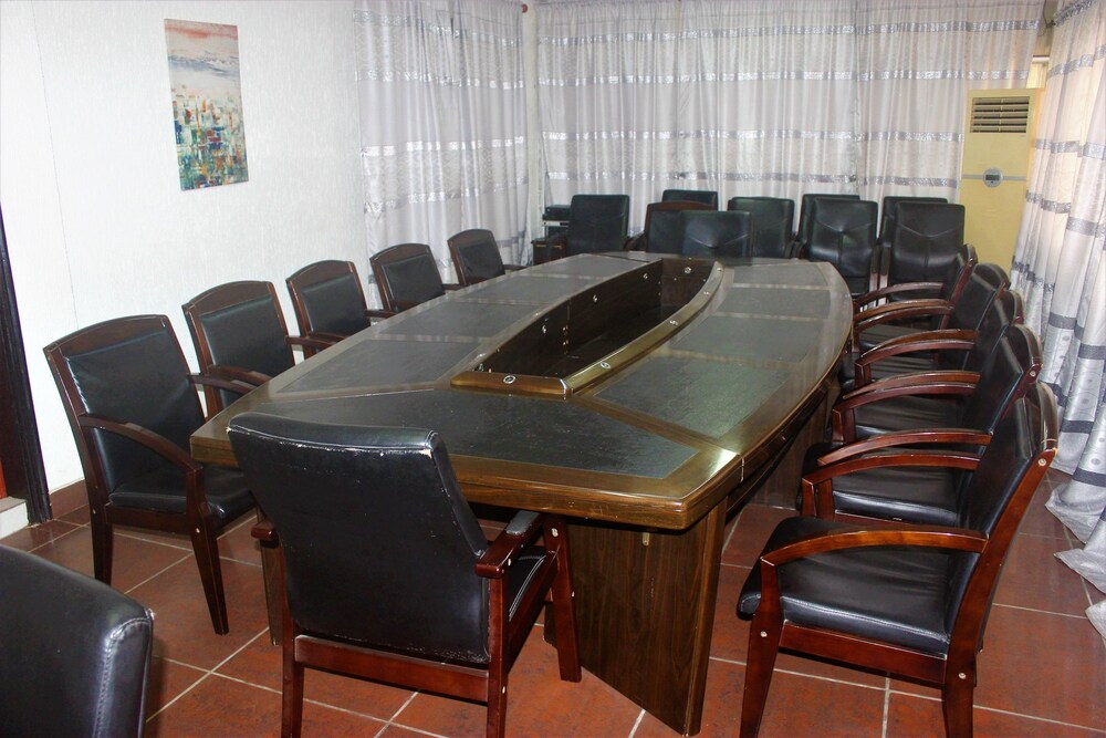 Riviera Hotel Benin 39/42