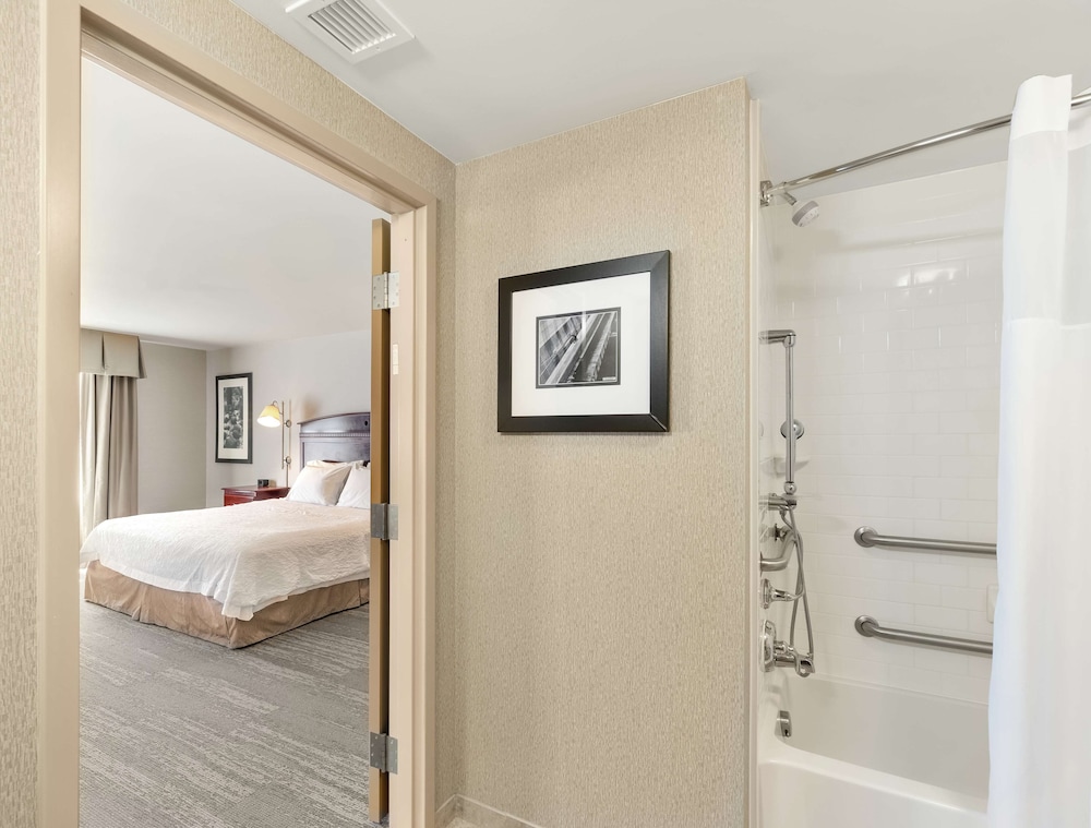 Hampton Inn Nashua 16/43