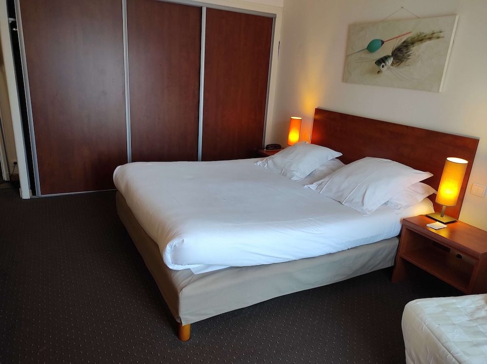 HOTEL LA RIVIERE 21/67
