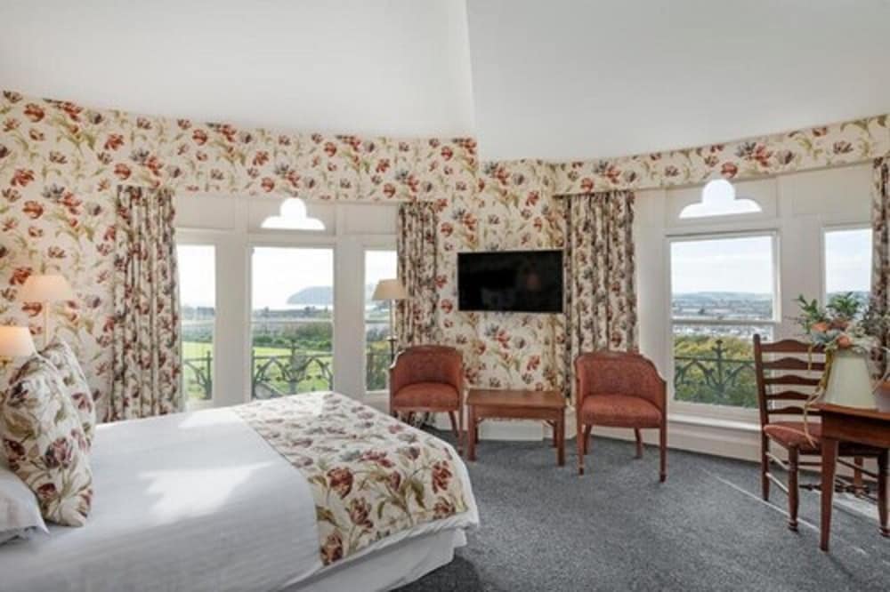 The Duke Of Cornwall Hotel 28/73