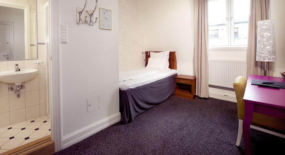 Home Hotel Savoy 26/81