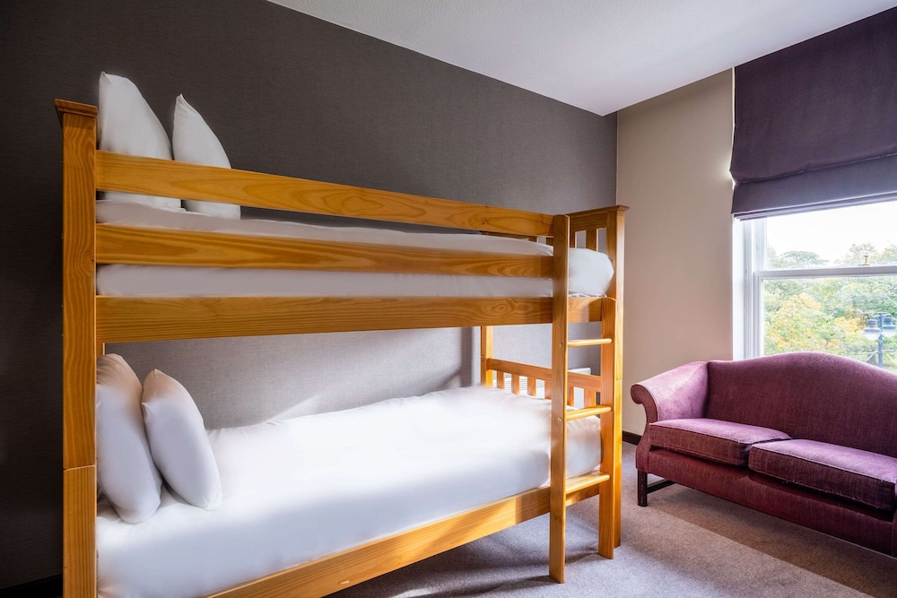 Cedar Court Hotel Harrogate 40/59