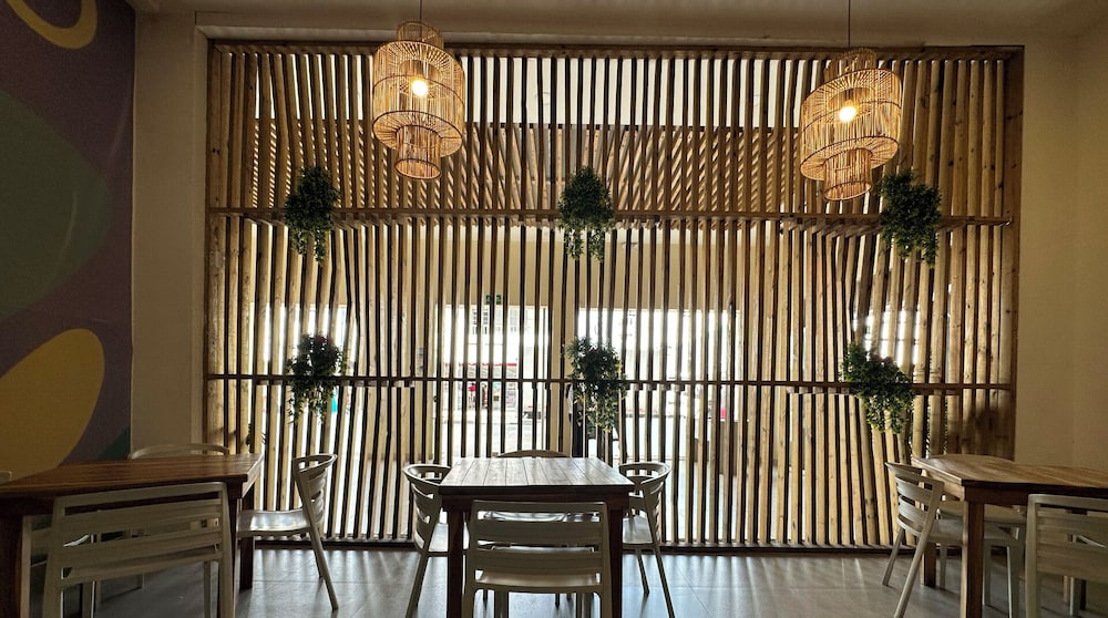 restaurant cafeteria