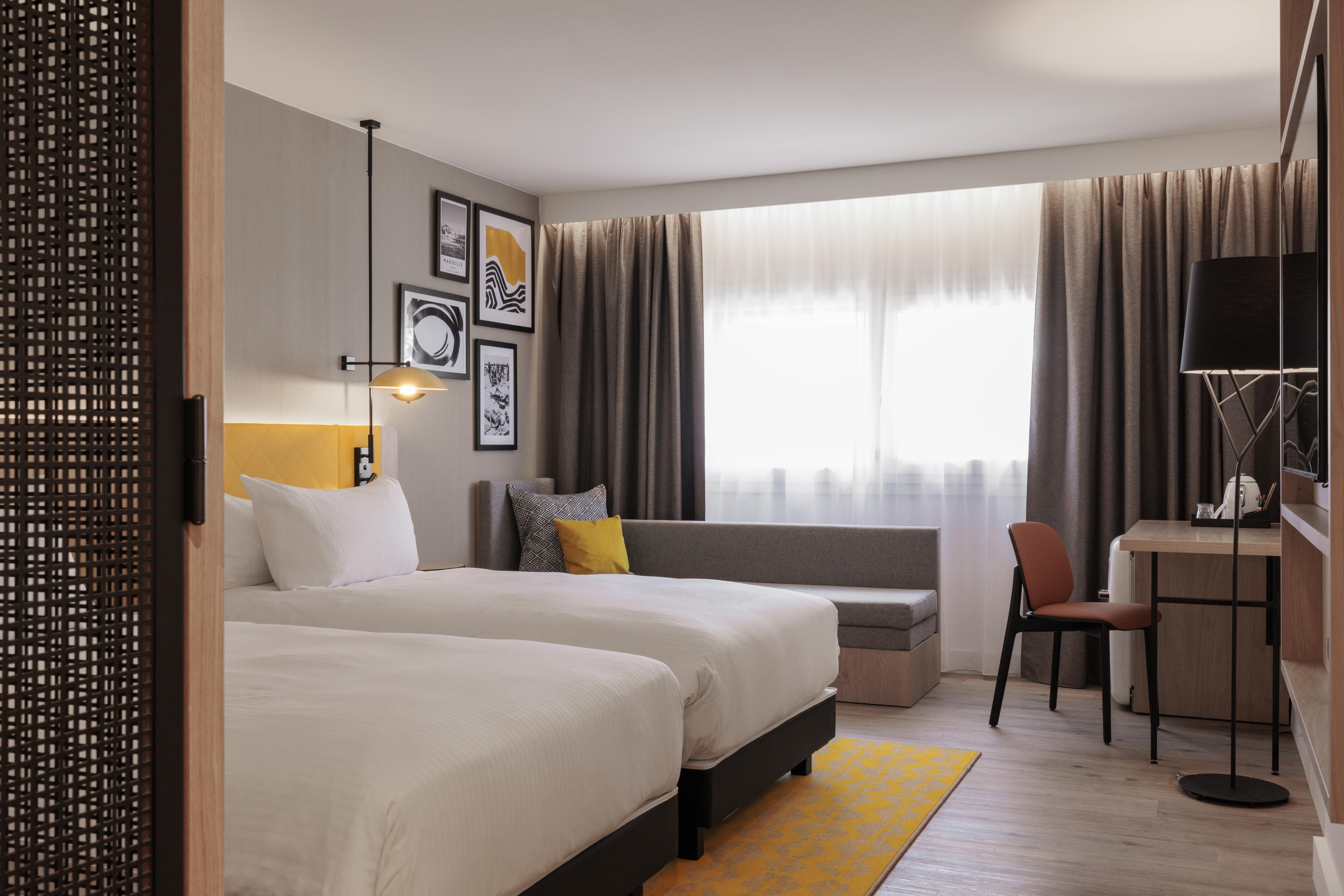 SUPERIOR, TWIN BEDS