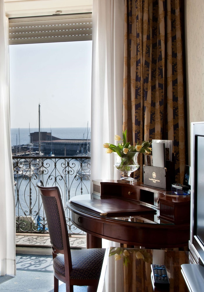 Grand Santa Lucia Hotel 35/43