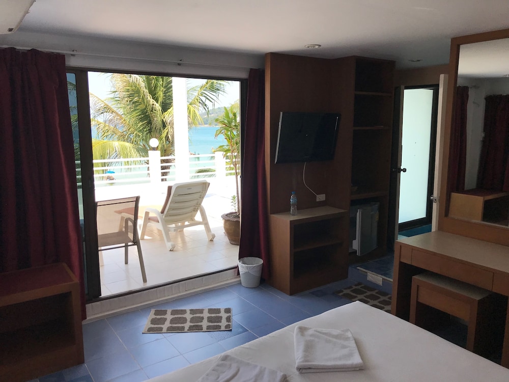 Benjamin Resort 48/74