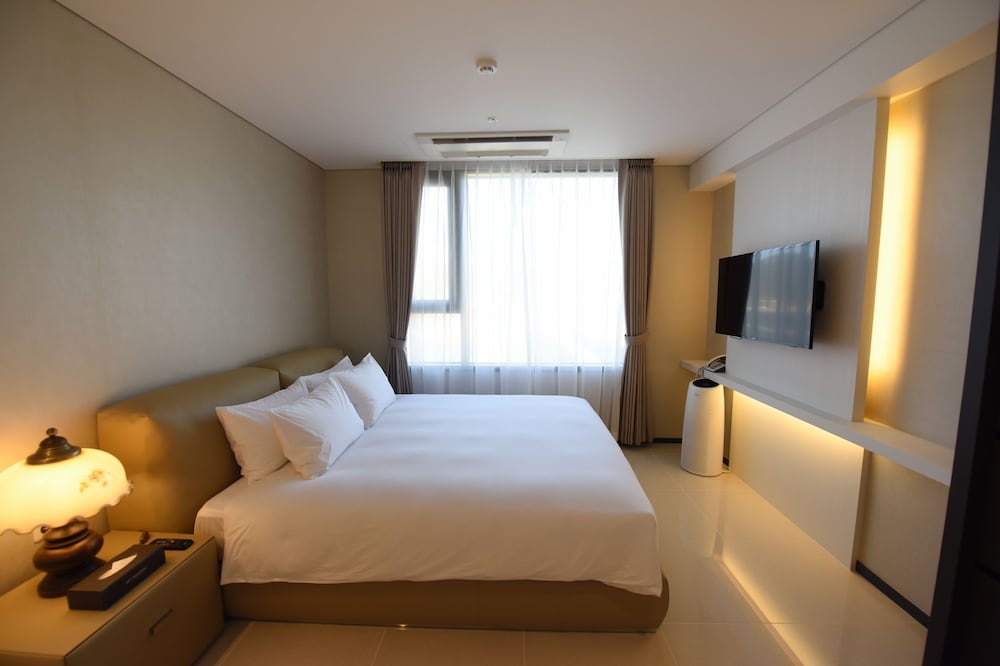 Artnouveau Suite Hotel 23/48