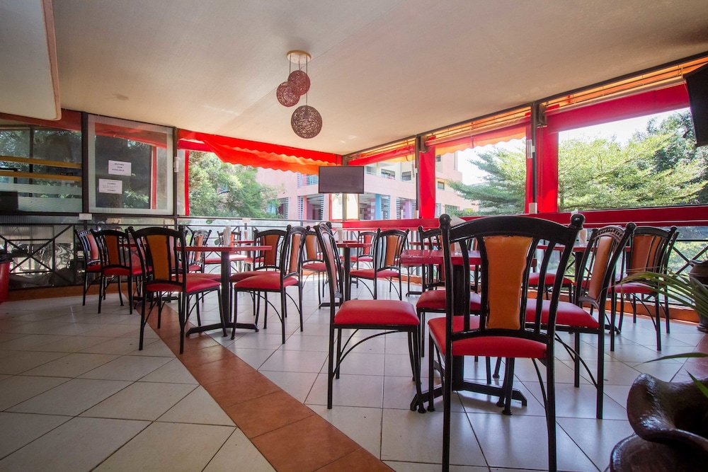 Capital Heights Hotel 52/65