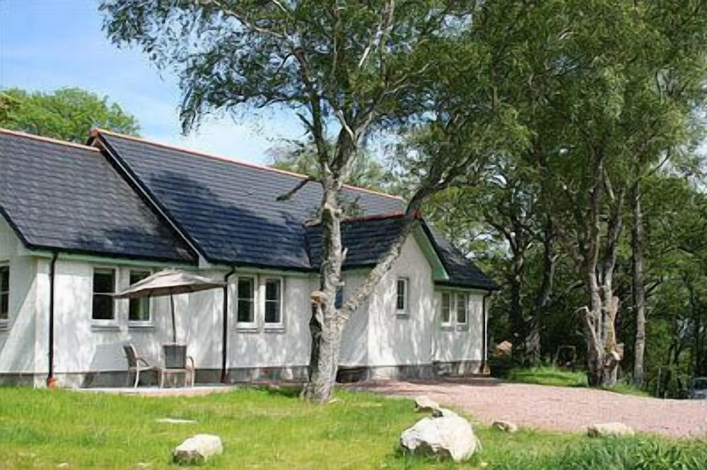 bcc lochness cottages