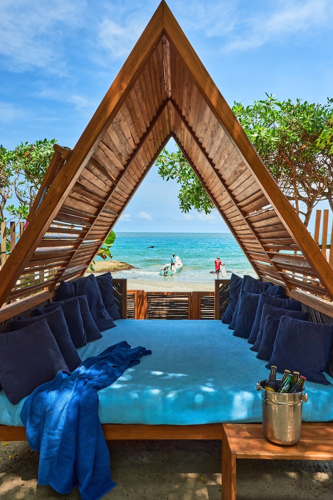 Blue Apple Beach Hotel 16/50