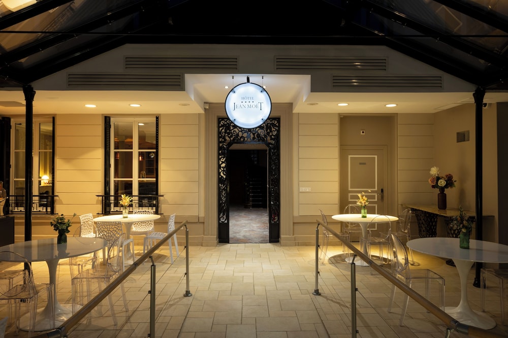 Jean Moat Hatel Spa 19/26