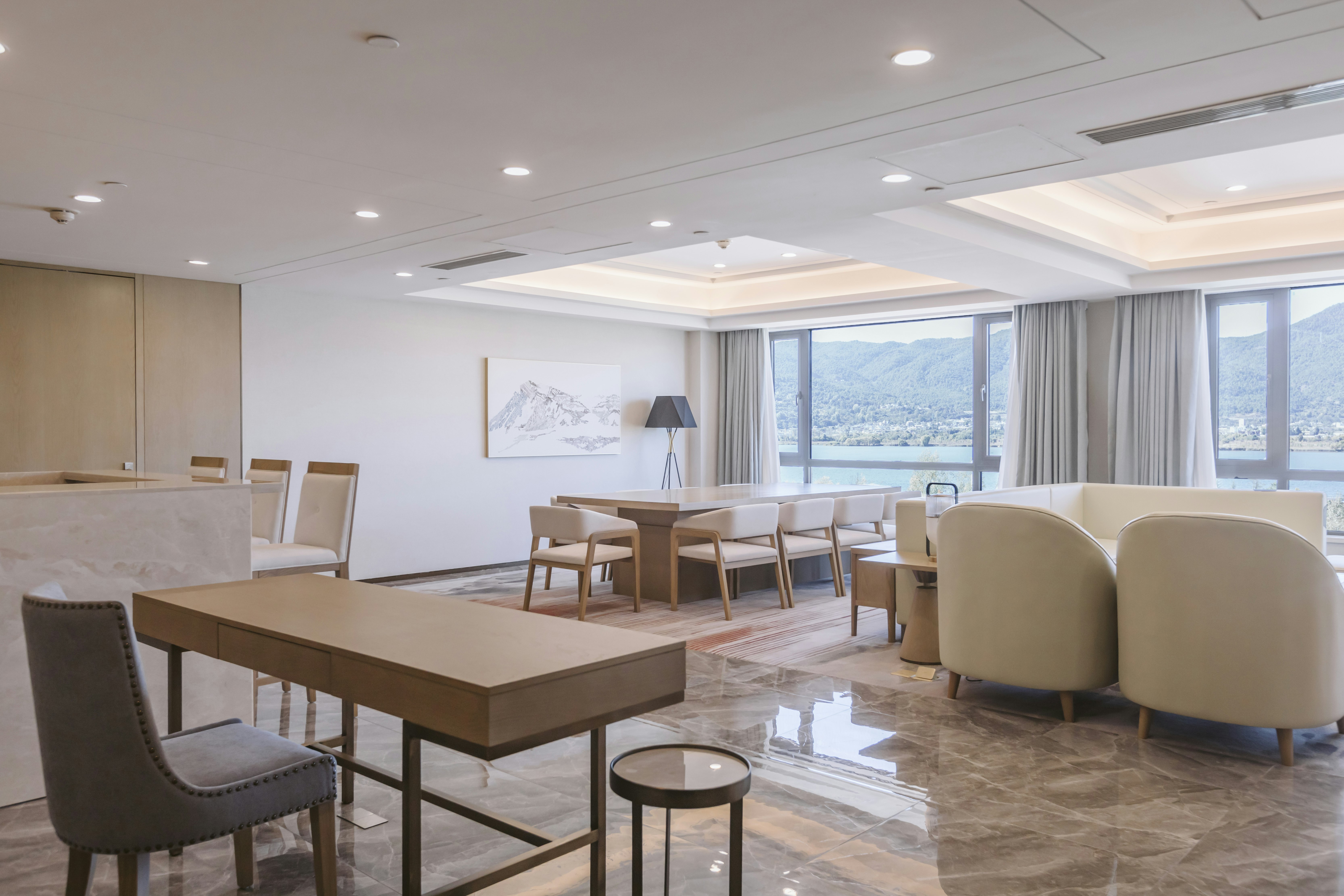 1 BEDROOM, EXECUTIVE, SUITE, KING BED