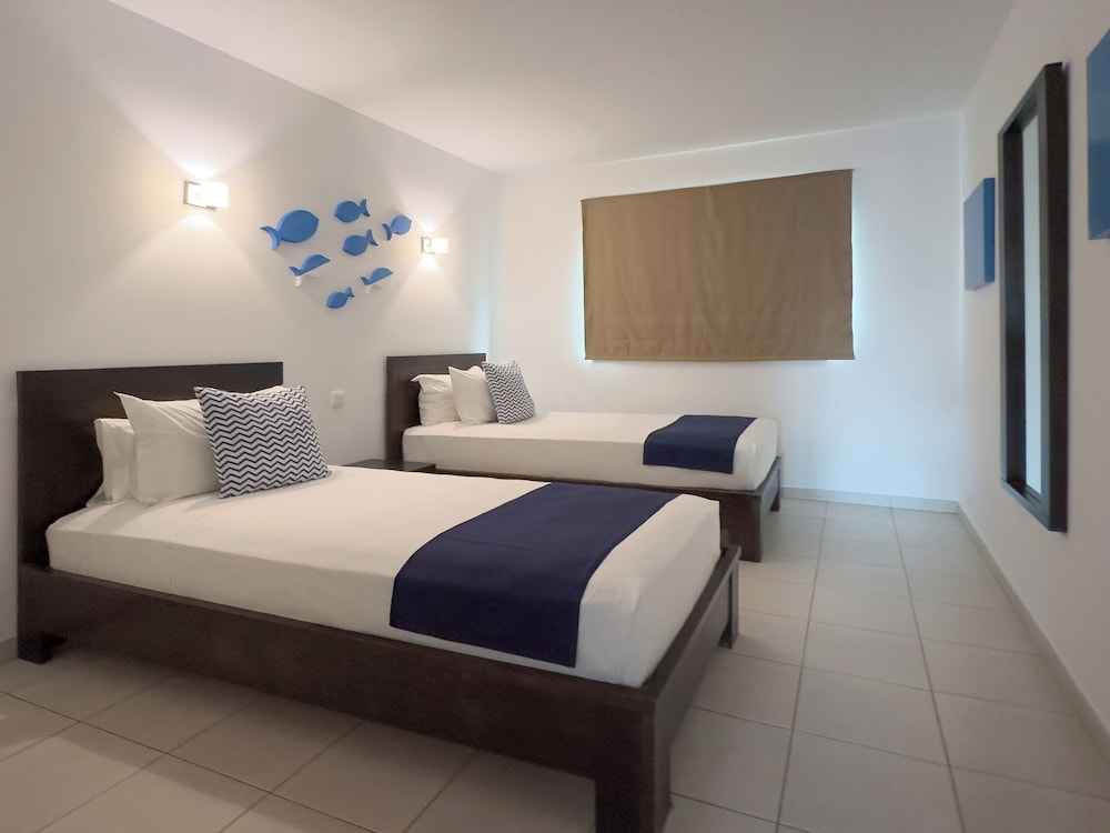 3 Bedrooms, Sol, Suite, King Bed