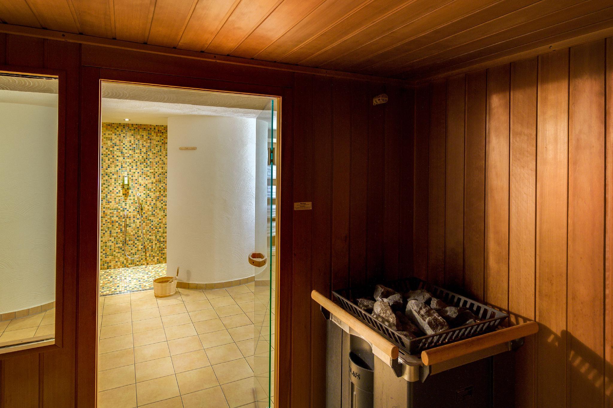 Seehotel Grossraeschen 5/32
