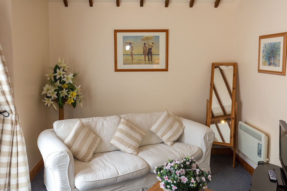 Church Farm Lodge 26/50