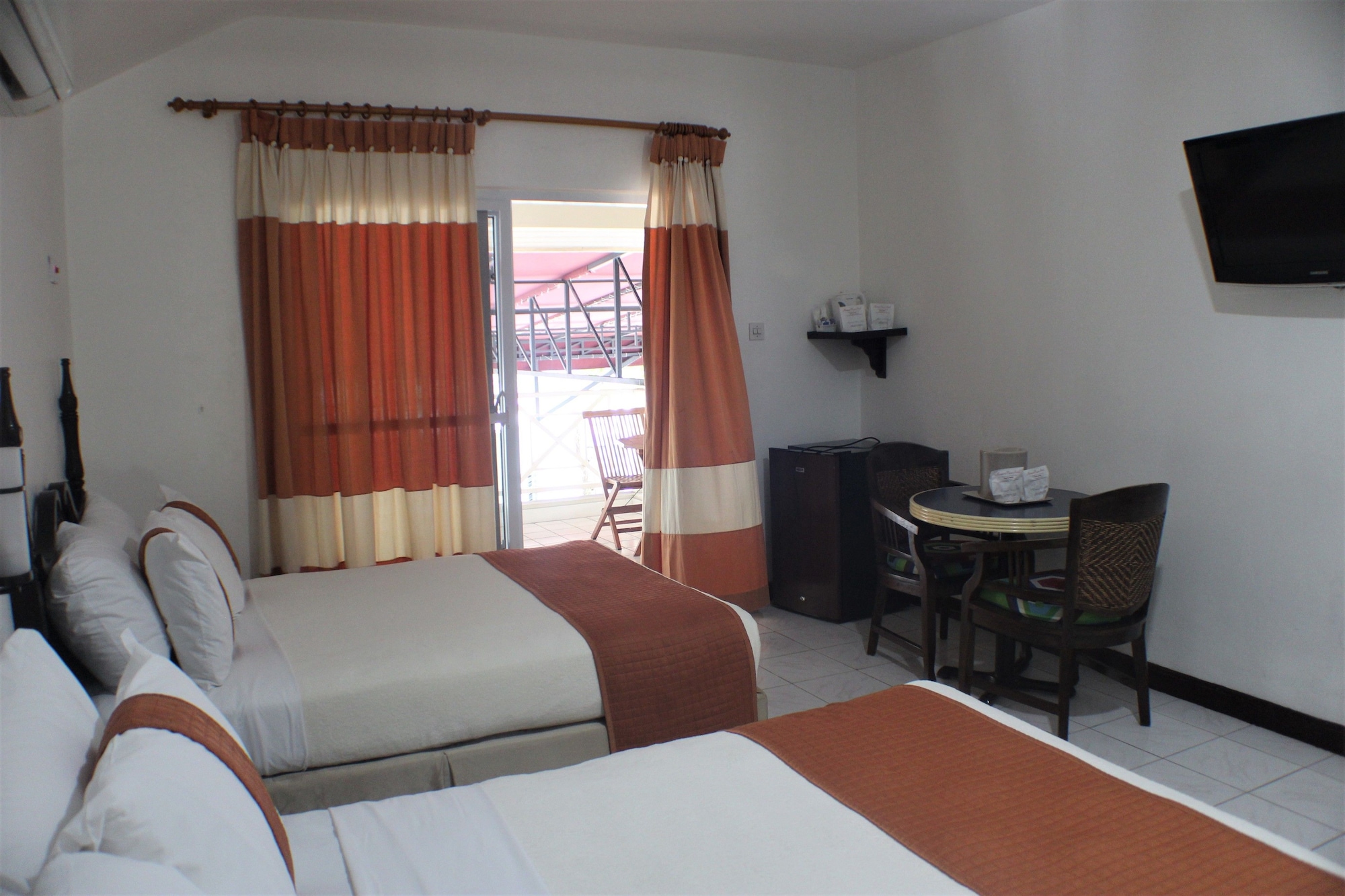 EXECUTIVE, DOUBLE BED