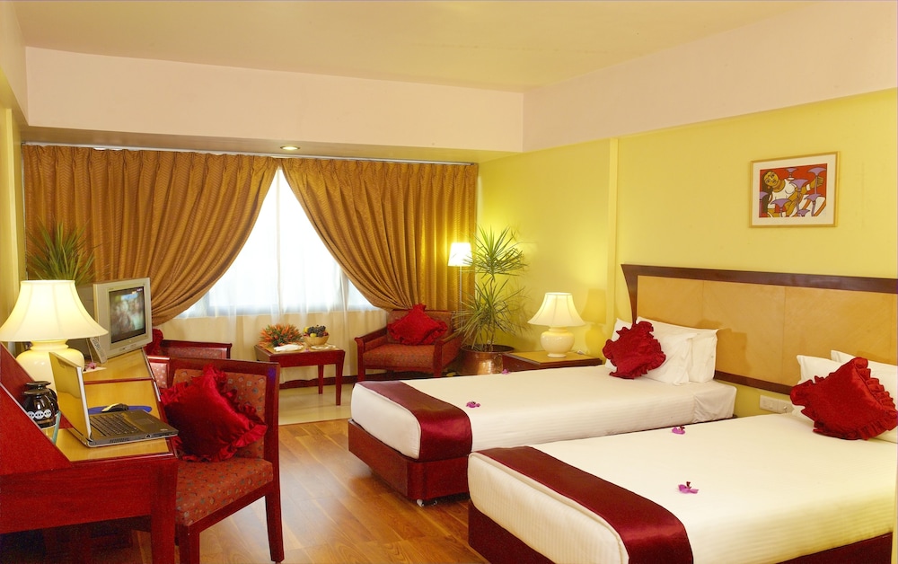 Classic Sarovar Portico 18/56