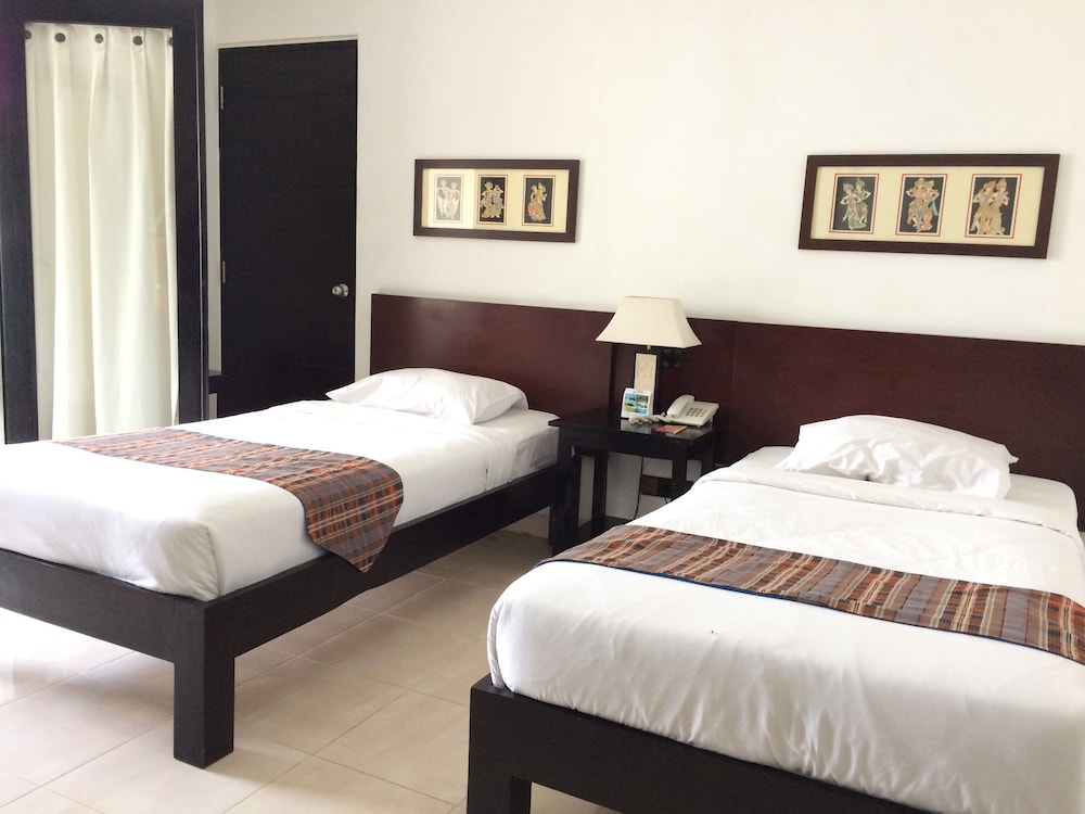 Legong Keraton Beach Hotel 14/70