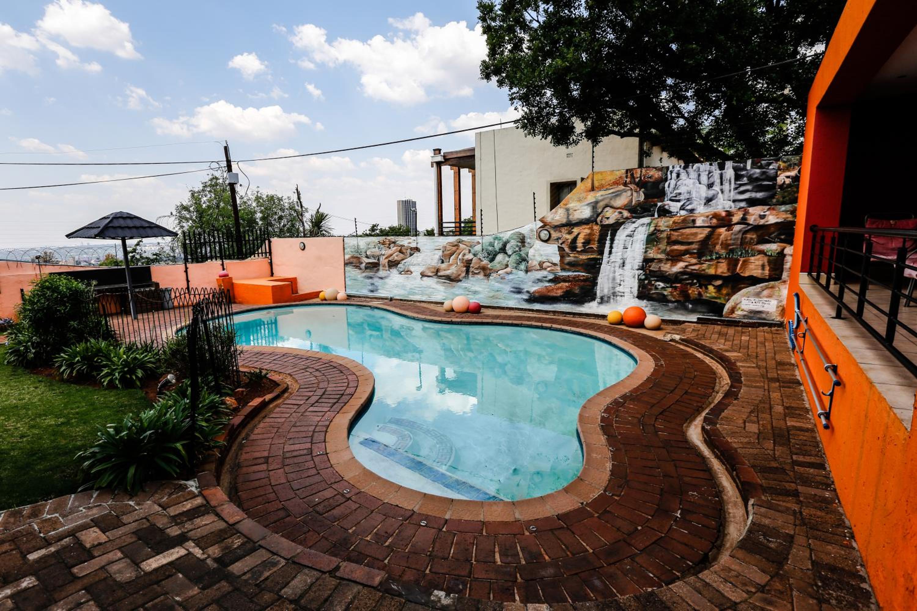 Grand View B&B 63/71