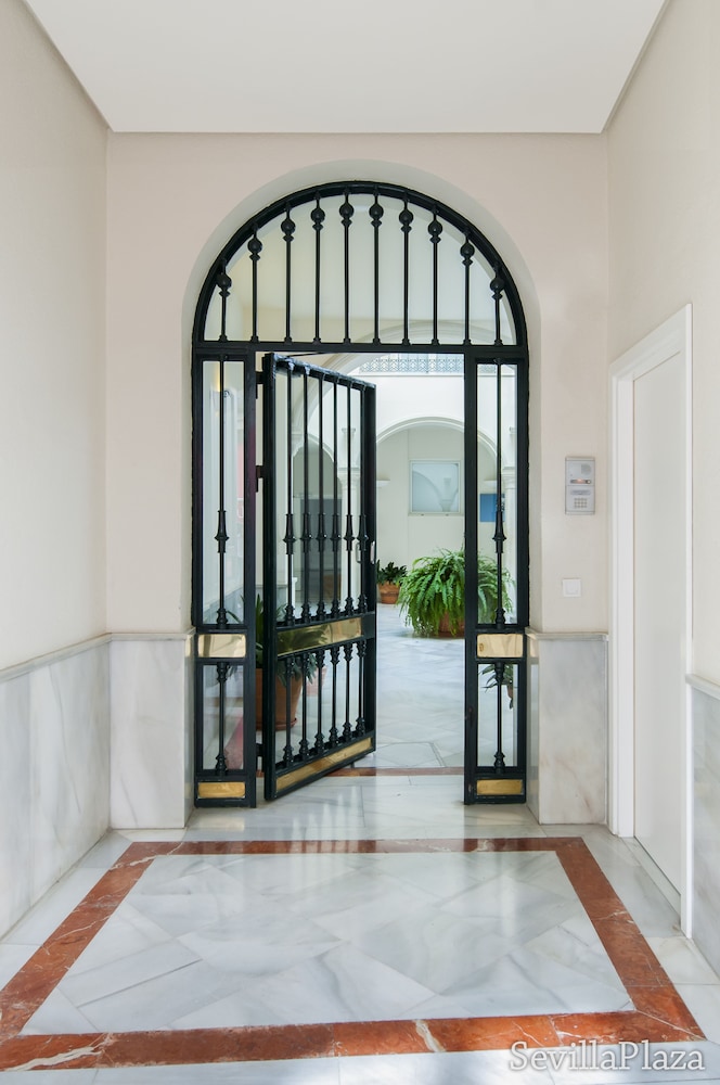 SUITES SEVILLA PLAZA 41/55
