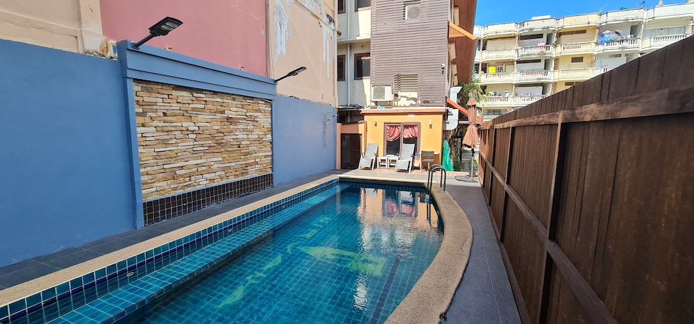 Nirvana Boutique Suites 24/50