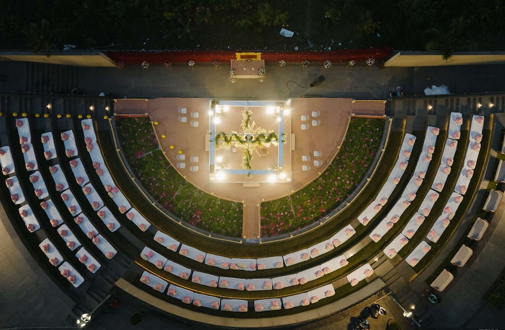 Gift City Club, a member of Radisson Individuals 1/46