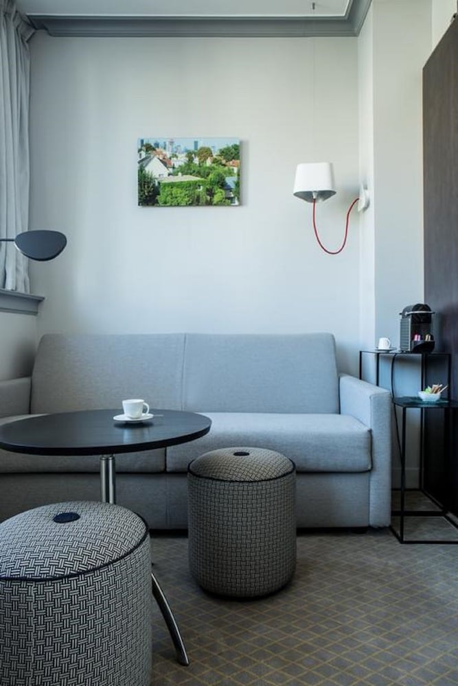 Atrium Suresnes Hotel 36/61
