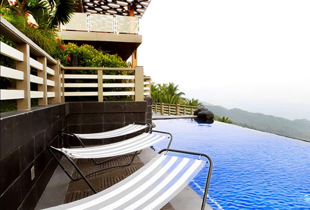 The Oriental Luxury Suites Tagaytay 9/50