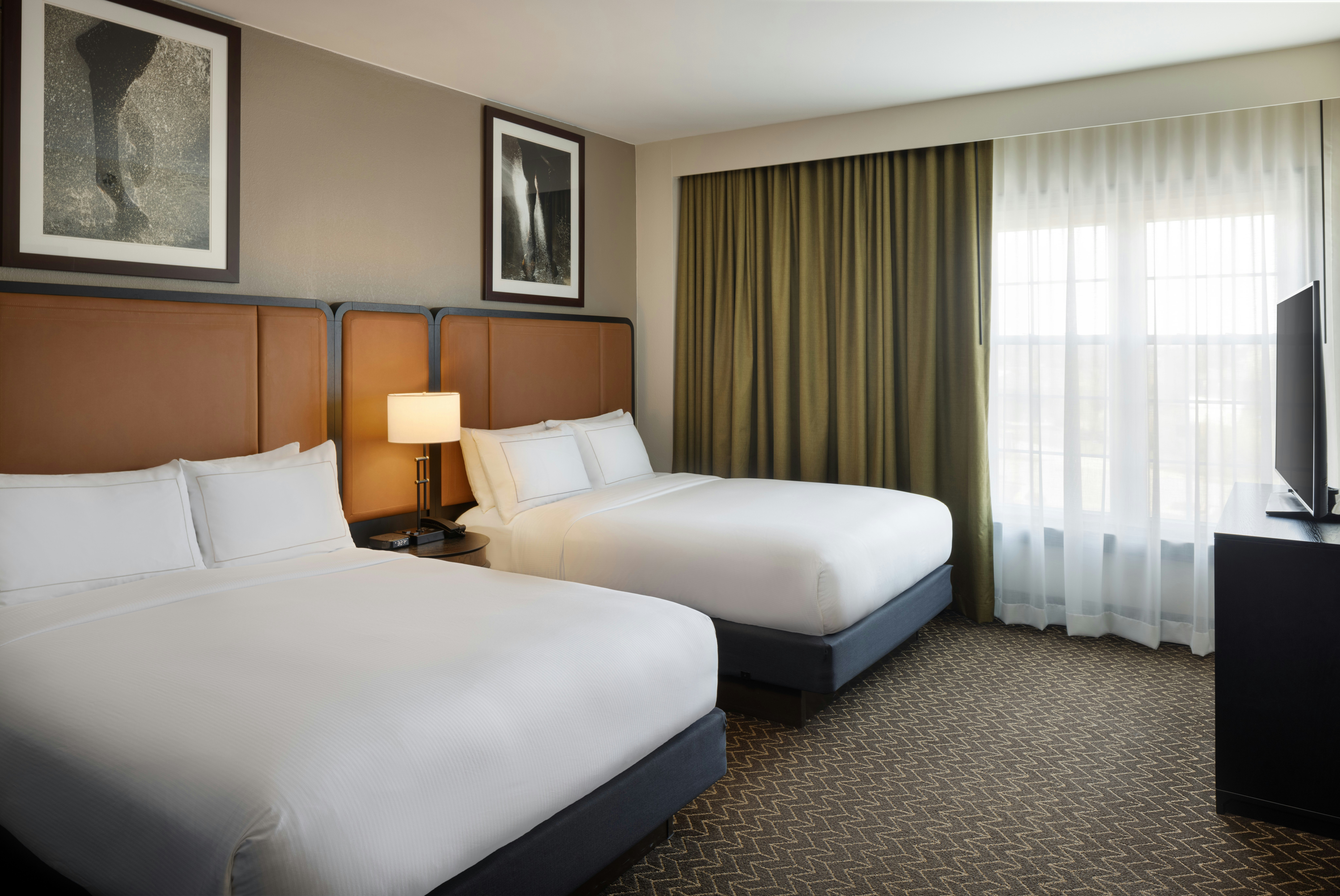 2 ROOMS, SUITE, 2 QUEEN BEDS