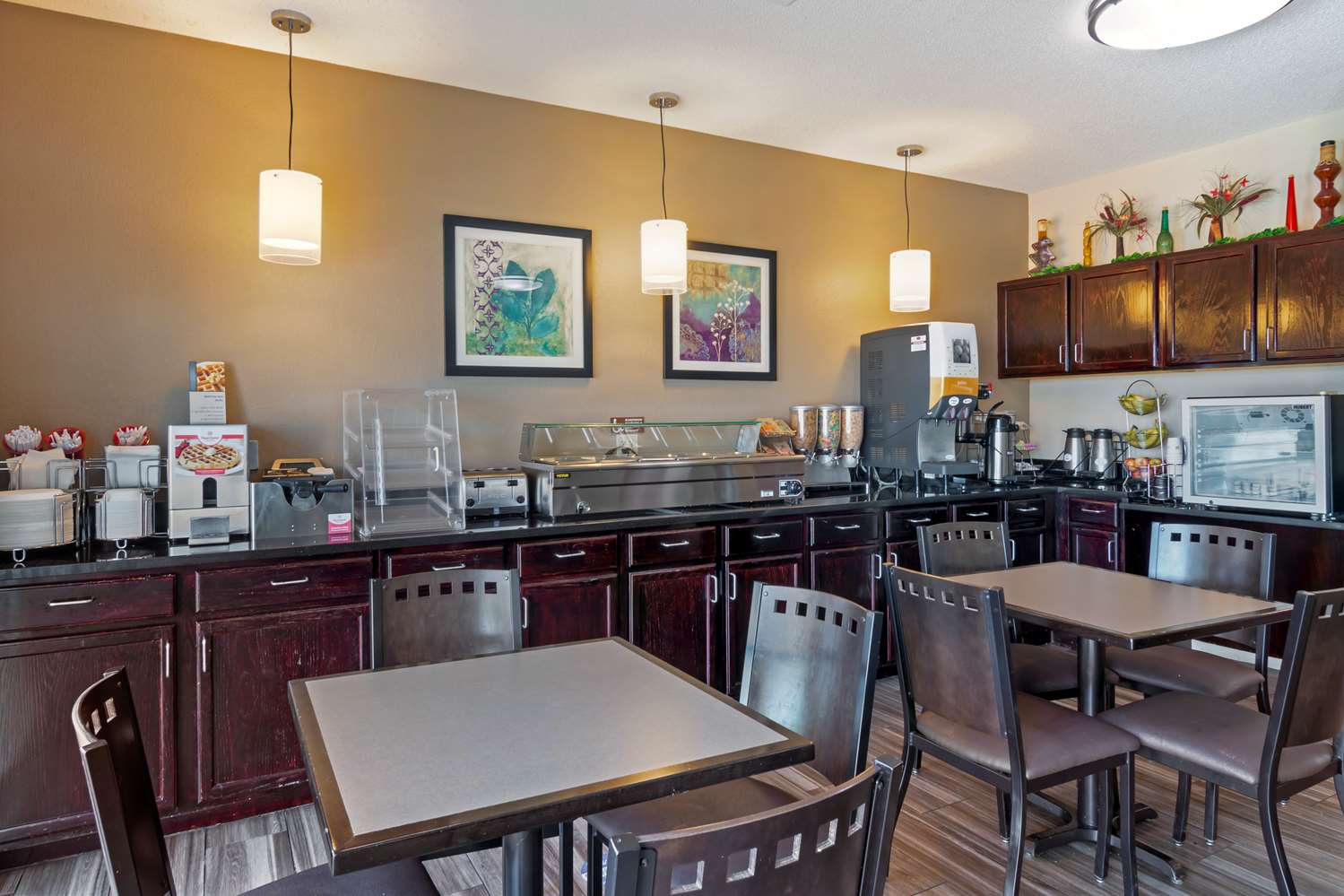 Best Western Governors Inn and Suites 9/12