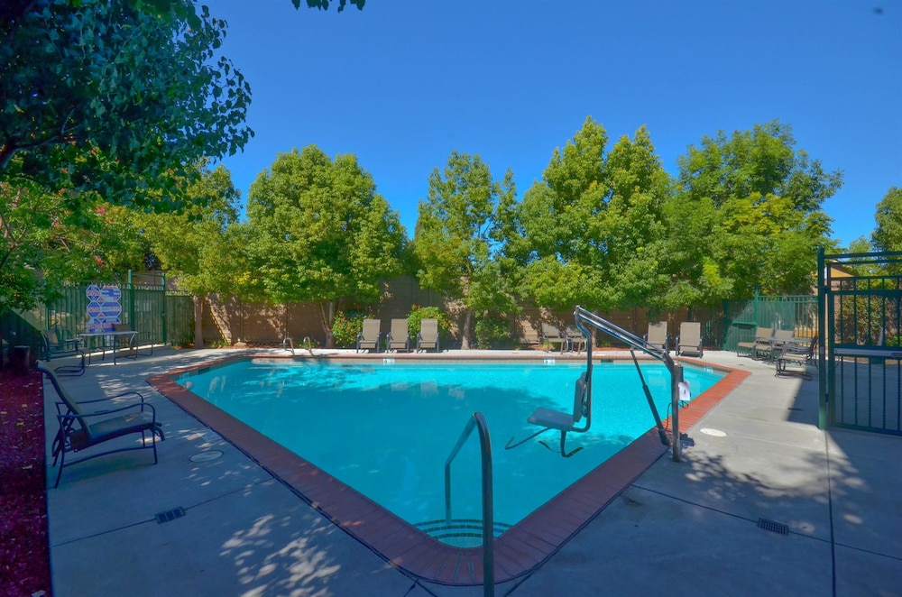 Best Western Lanai Garden Inn & Suites 21/38