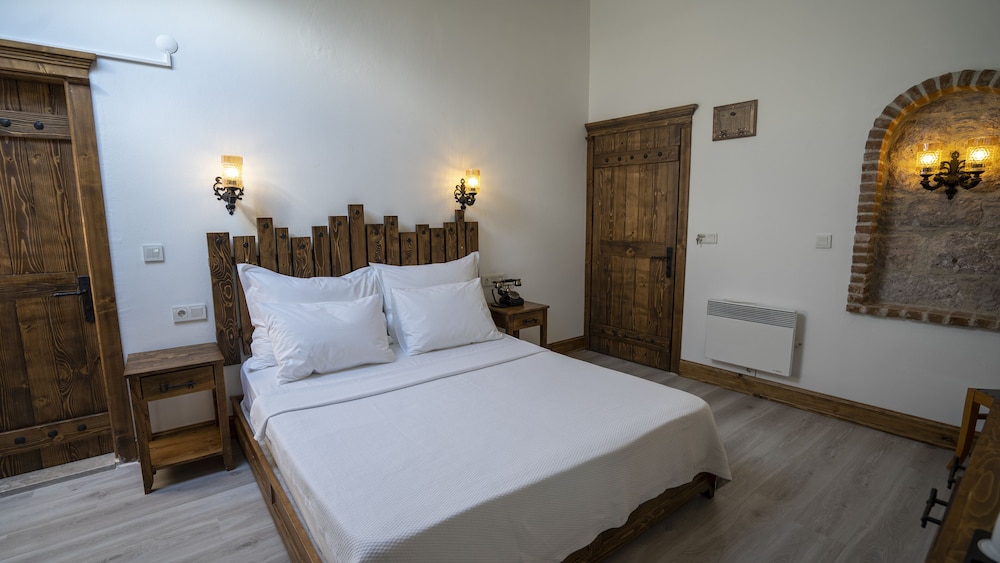 Sizmahan Hotel 4/64