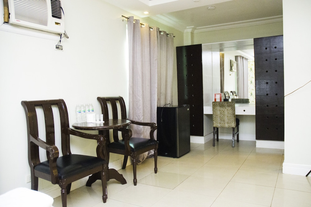 OYO 252 Hotel Euroasia 38/50